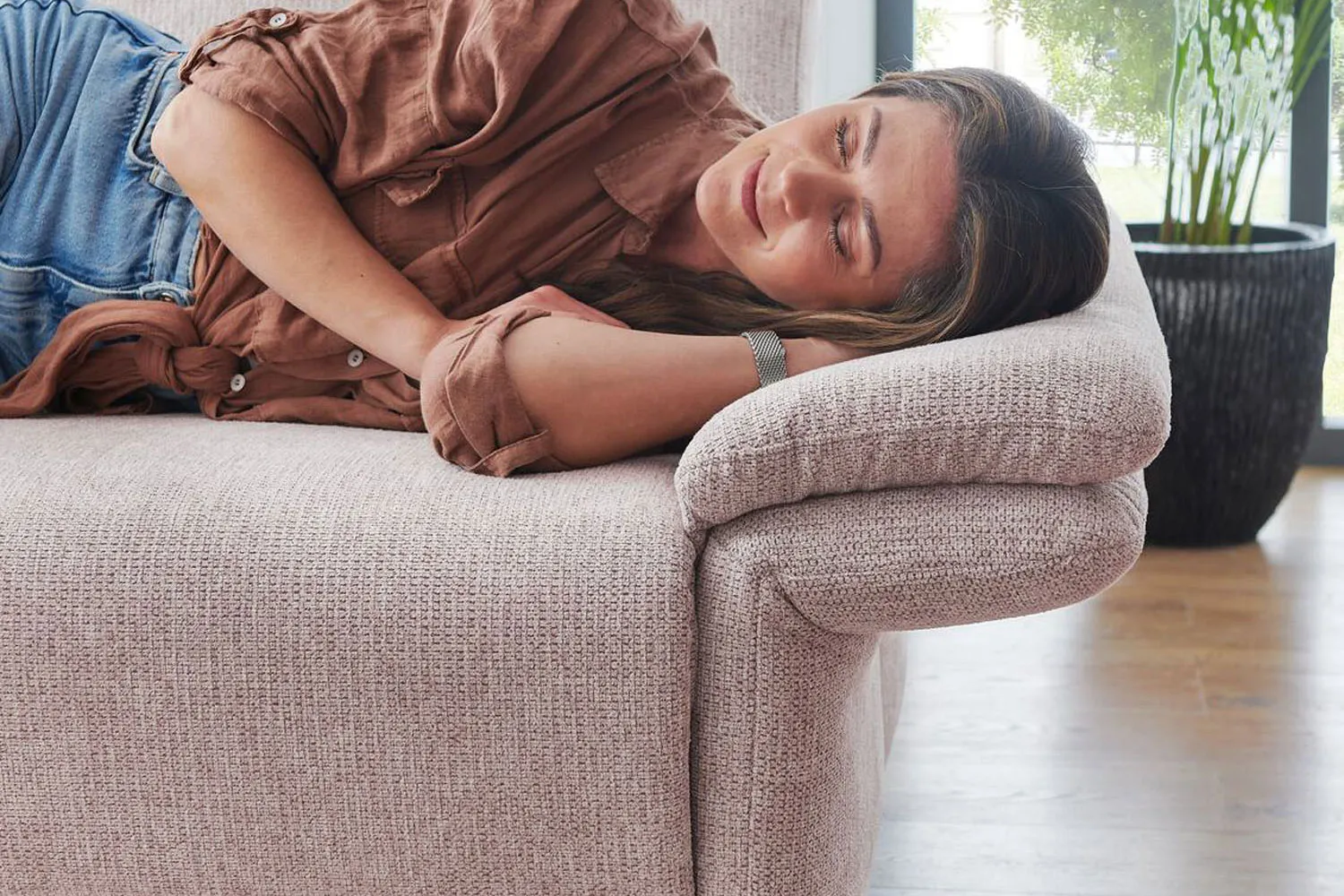 Ecksofa in L-Form mit Sitztiefenverstellung in Stoff Rosa Ecksofa in L-Form mit Sitztiefenverstellung in Stoff Rosa