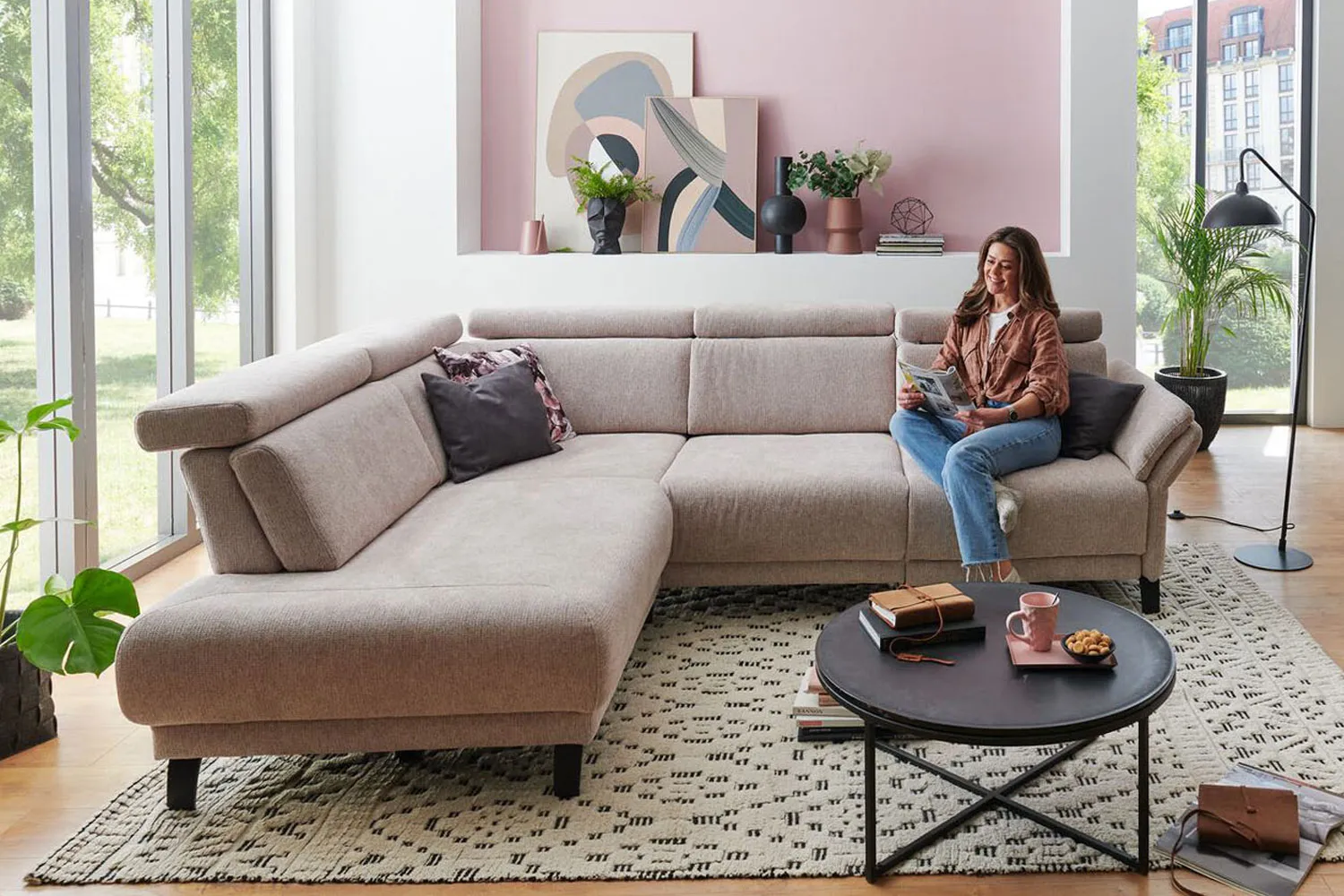 Ecksofa in L-Form mit Sitztiefenverstellung in Stoff Rosa Ecksofa in L-Form mit Sitztiefenverstellung in Stoff Rosa