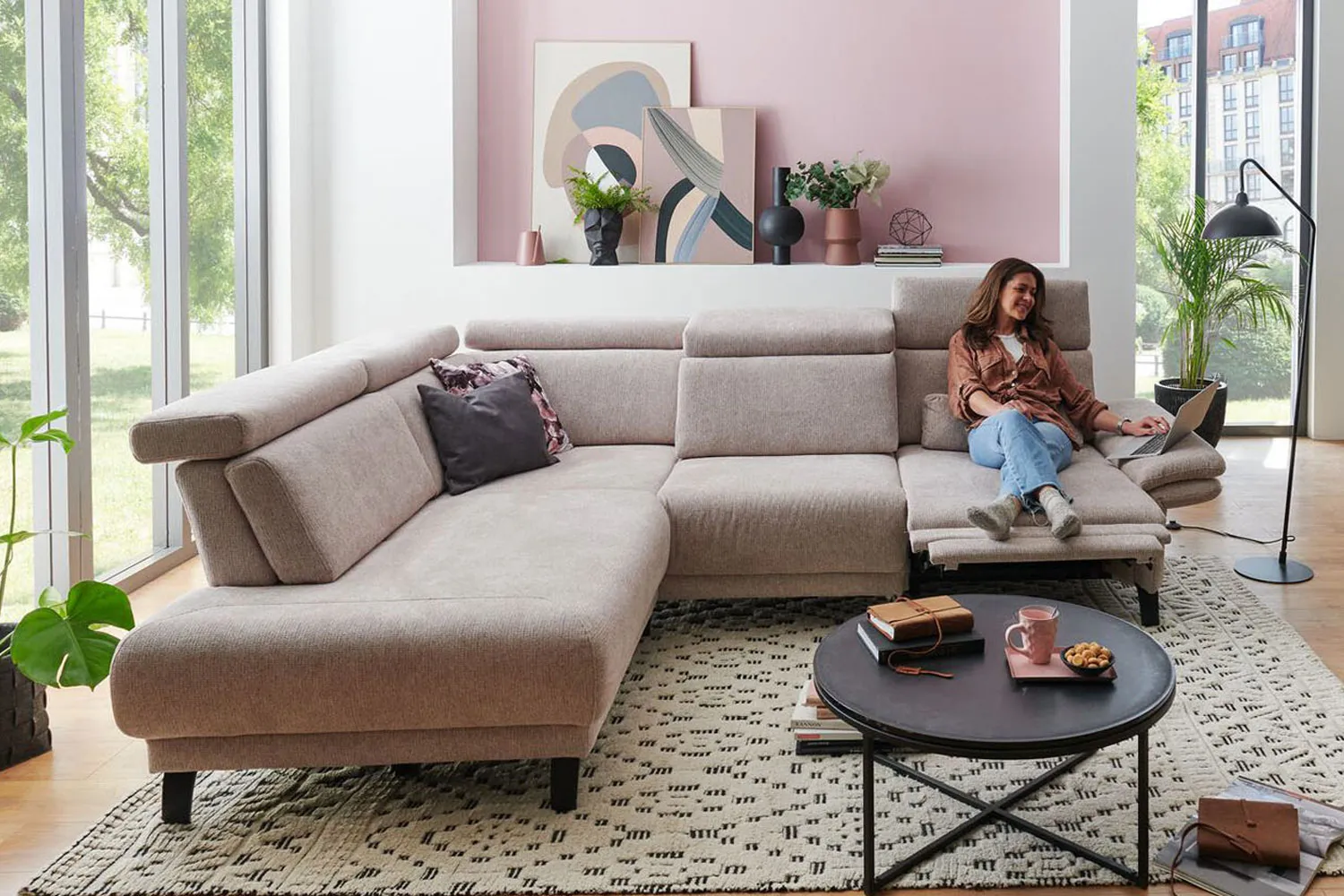 Ecksofa in L-Form mit Sitztiefenverstellung in Stoff Rosa Ecksofa in L-Form mit Sitztiefenverstellung in Stoff Rosa