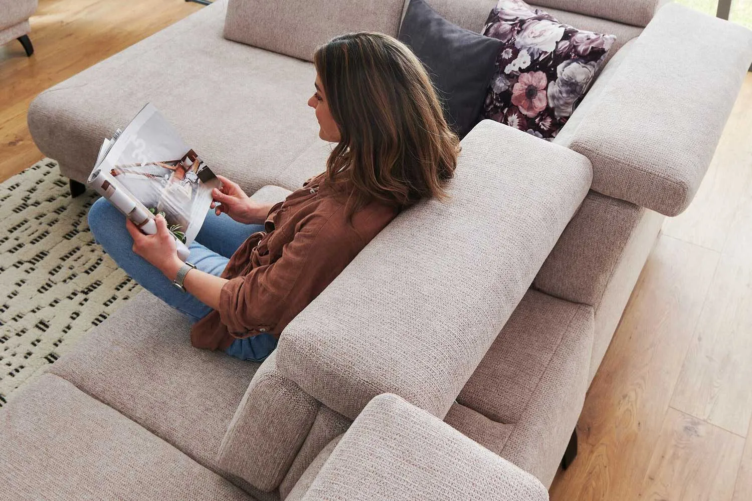 Ecksofa in L-Form mit Sitztiefenverstellung in Stoff Rosa Ecksofa in L-Form mit Sitztiefenverstellung in Stoff Rosa