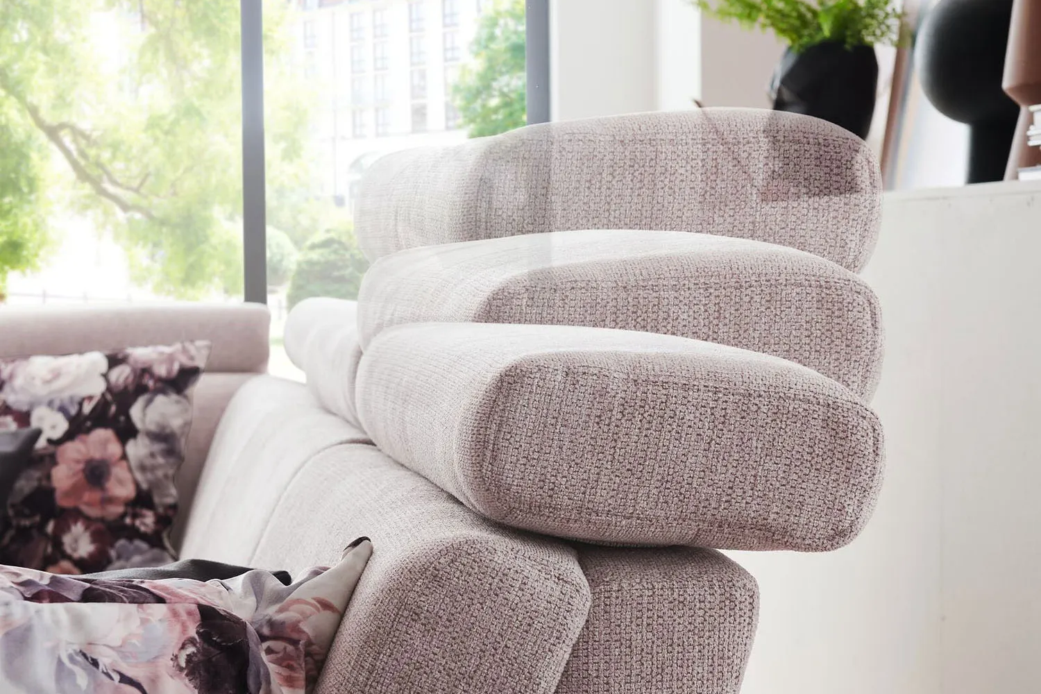 Ecksofa in L-Form mit Sitztiefenverstellung in Stoff Rosa Ecksofa in L-Form mit Sitztiefenverstellung in Stoff Rosa