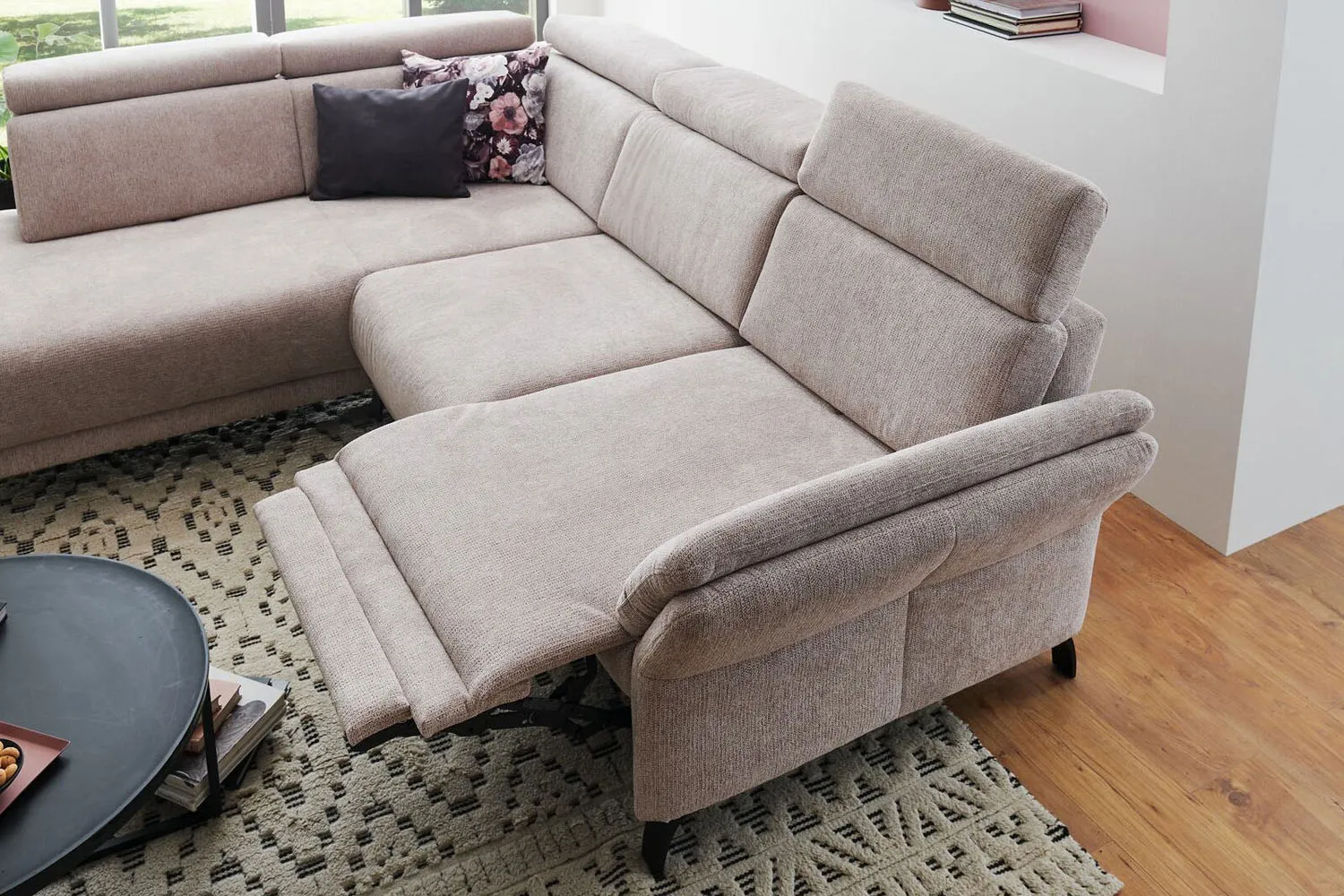 Ecksofa in L-Form mit Sitztiefenverstellung in Stoff Rosa Ecksofa in L-Form mit Sitztiefenverstellung in Stoff Rosa