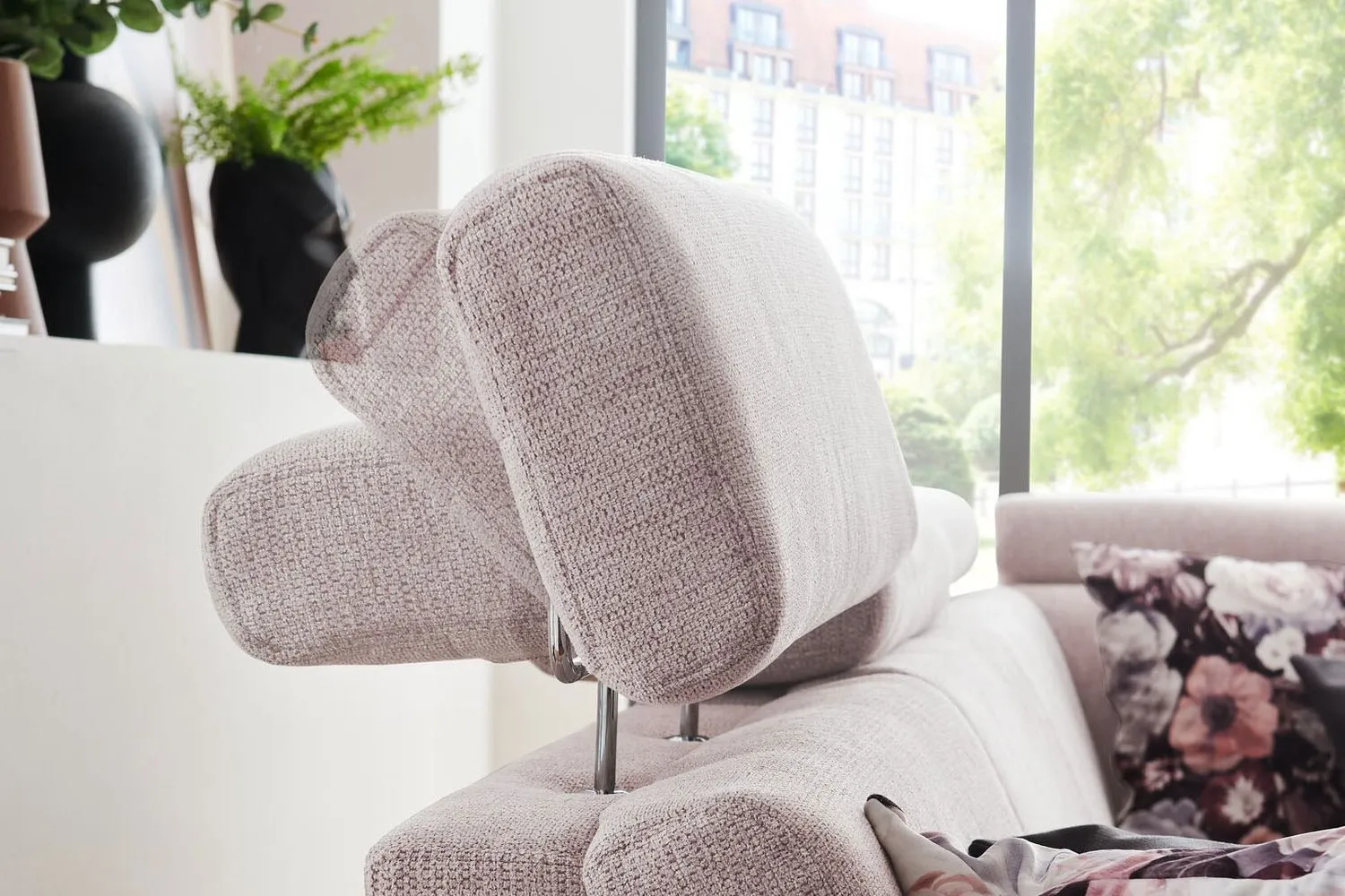 Ecksofa in L-Form mit Sitztiefenverstellung in Stoff Rosa Ecksofa in L-Form mit Sitztiefenverstellung in Stoff Rosa