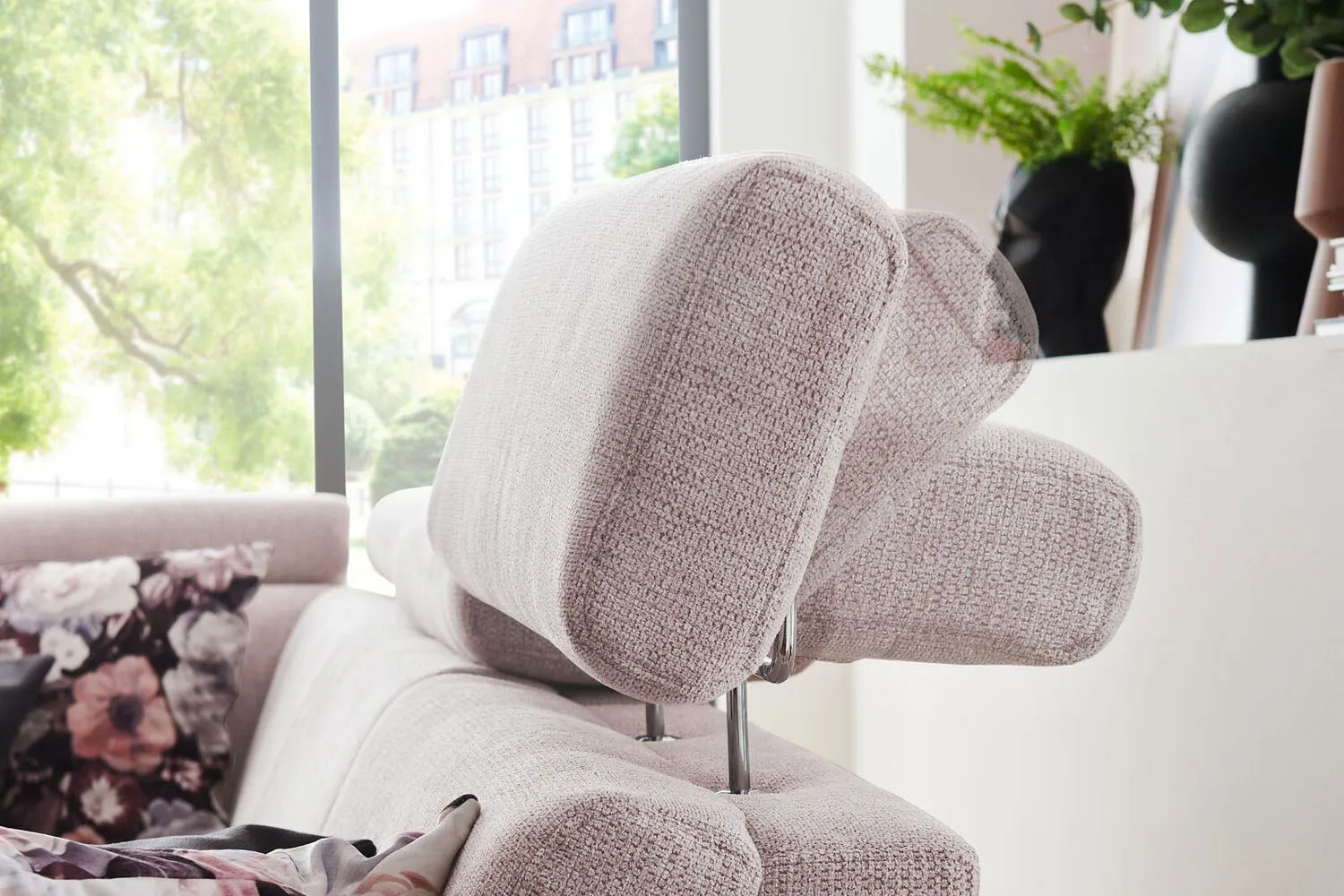 Ecksofa in L-Form mit Sitztiefenverstellung in Stoff Rosa Ecksofa in L-Form mit Sitztiefenverstellung in Stoff Rosa